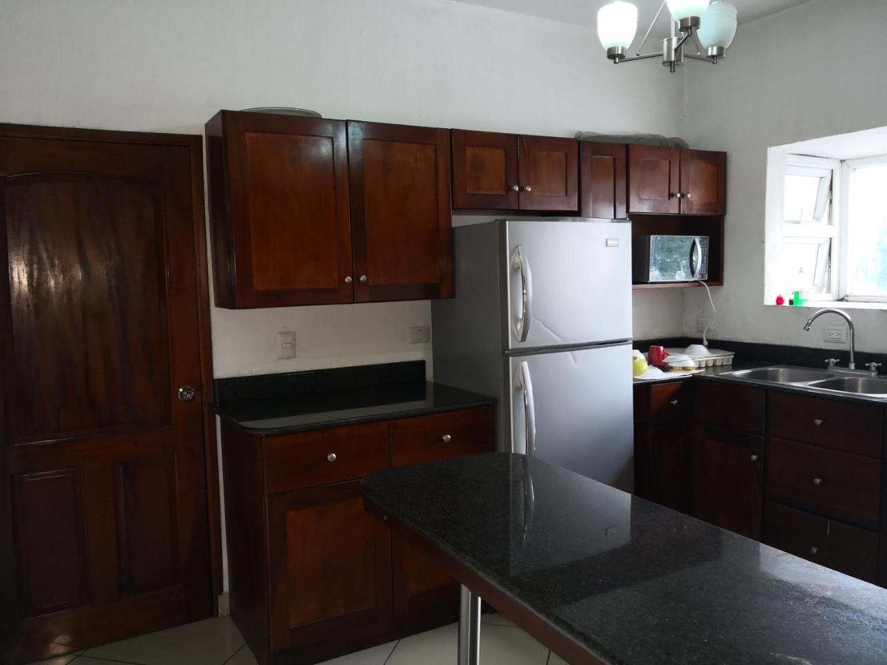 Apartamentos Comodos Cerca Del Aeropuerto Guatemala-Stad Buitenkant foto