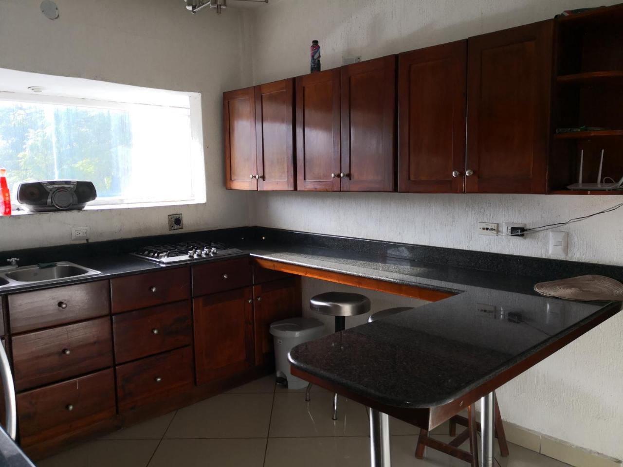 Apartamentos Comodos Cerca Del Aeropuerto Guatemala-Stad Buitenkant foto